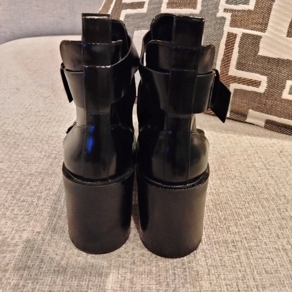 Zara Black Leather Ankle Boots - Picture 6 of 10